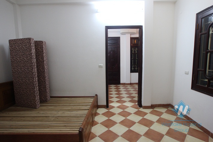 Cheap house for rent in Dang Thai Mai st, Tay Ho, Ha noi